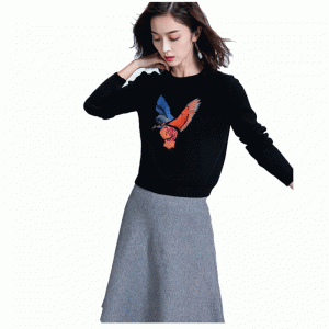 カスタマイズされた女性ニットは鳥のクルーネックのセーターのプルオーバーを刺繍しました